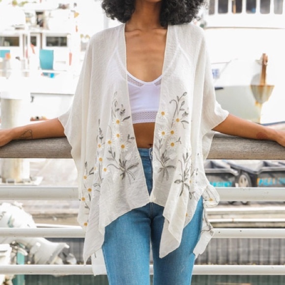 Ivory Daisy Embroidered Woven Floral Kimono Open Wrap Coverup Top One Size - Picture 2 of 3